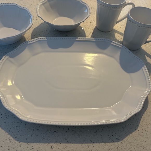 Pottery Barn Leila Dinnerware Set - Picture 4 of 8